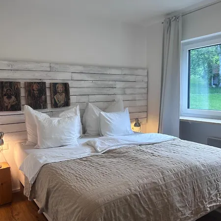 Lägenhet Bergwohnung Mit Balkon - 2 Schlafzimmer, Parkplatz, Direkt An Wanderwegen *