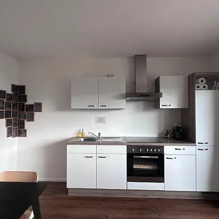 Bergwohnung Mit Balkon - 2 Schlafzimmer, Parkplatz, Direkt An Wanderwegen Lägenhet Batschuns